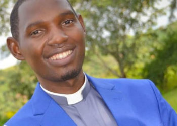 Rev. Isaac Mwesigwa abadde yabula