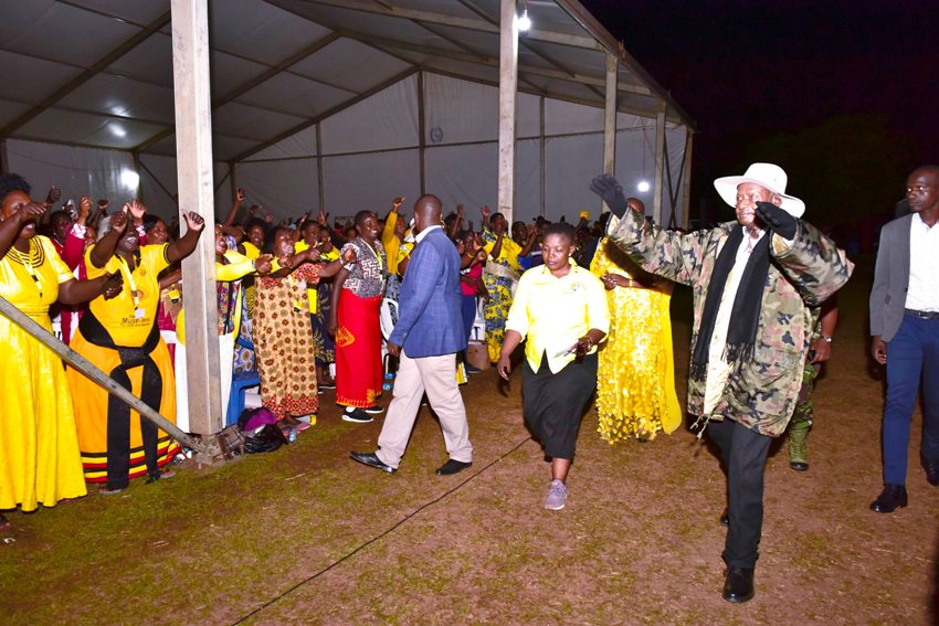 President Yoweri Museveni waving at the crowds as he arrives at Nyondo Core PTC campus to conclude the NRM National Women League Leadership course in Mbale on March 7, 2020. Photo by PPU / Tony Rujuta