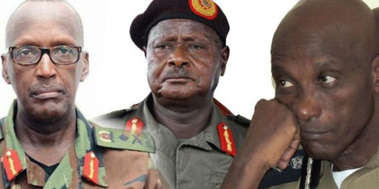 L-R: Gen Henry Tumukunde, President Museveni and Gen Kayihura