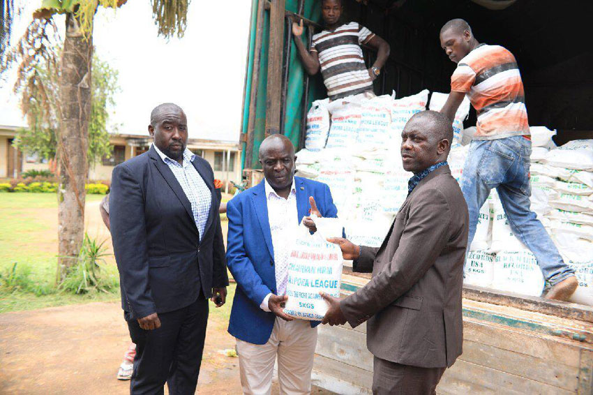 Ugandans in diaspora donate 7 tonnes of maize flour to Luwero COVID-19 Taskforce 