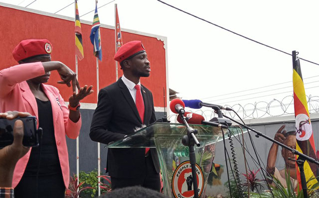 Robert Kyagulanyi nga ayogera mu lukungaana