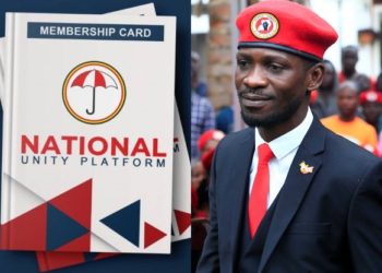 Hon. Robert Kyagulanyi ku ddyo ne kkaadi ze kibiina kya NUP ezatongozeddwa okuwa bannakibiina