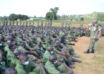 Maj Gen Leopold Kyanda meeting LDUs at Kakiri barracks