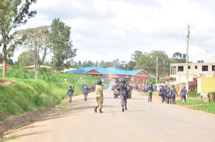Police dispersing Bobi Wine supporters in Mbarara on Saturday