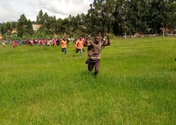 Bobi Wine supporters break into Kakyeeka stadium