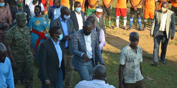 Katikkiro C P Mayiga ne Richard Sebamala eyategese ekikopo kya Sebamala Cu