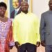 Omukulembeze we Ggwanga Yoweri Kaguta Museveni wakati nga ali ne Rebecca Kadaga ku kkono ne Jacob Oulanya ku Ddyo