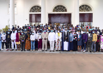 President Yoweri Kaguta Museveni together with the First Lady Janet Musevenei at the ceremony of the Disgruntled Youth Program organised by the Inter Religious Council of Uganda and the   Launch of the First Demostration Farm located in Buikwe. They posed for a group photograph after the ceremony at State House in Entebbe in 30th March 2021.