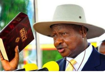 Pulezidenti Yoweri Kaguta Museveni lwe yalayira e Kololo emyaka 5 emabega