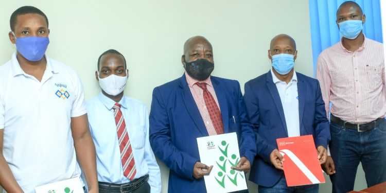 L-R standing FRANCIS ACHIRA INPUTI HEAD OF OPERATIONS; PIUS BUYONGO MINET AGRICULTURAL BUSINESS DEVT OFFICER; MAURICE AMOGOLA MINET CEO; DAVID LUKWAGO INPUTI CEO; GEOFFREY ALENGO INPUTI TECHNICAL DIRECTOR