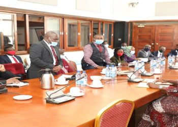 Kadaga(R) meeting the KCCA councillors