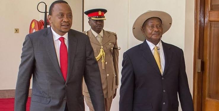 Presidents Uhuru Kenyatta and Yoweri Museveni