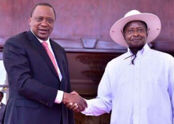 Presidents Uhuru Kenyatta and Yoweri Museveni