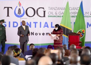 President Yoweri Museveni with his Tanzanian counterpart Samia Suluhu