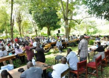 NRM's 1st National  Vice Chairman Alhajj Moses Kigongo addressing Kayunga residents on Thursday