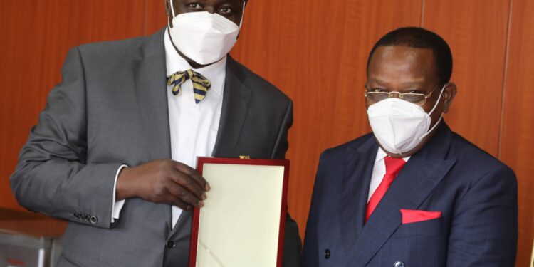 Speaker Oulanyah (L) and H.E. Lukwebo after the meeting at Parliament House