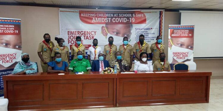 UNSA members and its partners such as Mothers Union, Scouts and Girl Guides Association, St John’s Ambulance, and Family Comfort Foundation in a group photo