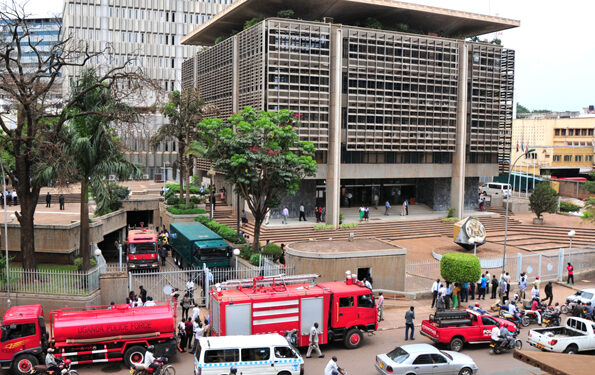 Fire brigade vehicles parked at the Western wing of the Central bank in Kampala after it gut on fire at around 1:30 in the afternoon. According to the Manager of Communication Christine Alupo at the bank, the cause of the fire is un identified but investigations are going on. She adds that also unspecified amount of property was destroyed. All the employees had to move out of the building as fire was being put off. PHOTO BY ABUBAKER LUBOWA.