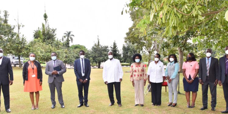 President Yoweri Museveni in a group photo with Ministry of Science, Technology and Innovation (MOSTI) Representatives at the State House Entebbe on 14th March 2022. Photo by PPU / Tony Rujuta.