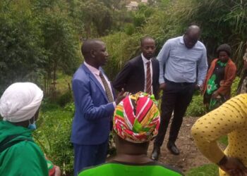 Fort Portal Central Division Deputy Resident City Commissioner Emmanuel Businge halts an illegal land eviction at Rwengoma Ward