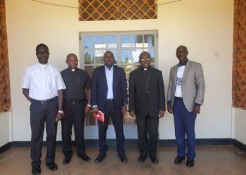 Hoima RCC Mugabi Badru on Tuesday paid a courtesy visit to the Catholic Bishop of Hoima Rt Rev Kirabo
