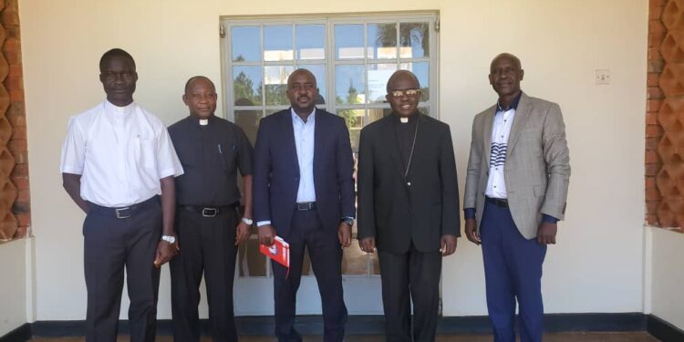 Hoima RCC Mugabi Badru on Tuesday paid a courtesy visit to the Catholic Bishop of Hoima Rt Rev Kirabo