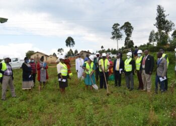 Kabale leaders with contractors