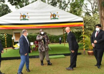 President Yoweri Museveni having a chat with Turkish Investors after a meeting at State House Entebbe on 25th May 2022. Photo by PPU/Tony Rujuta.