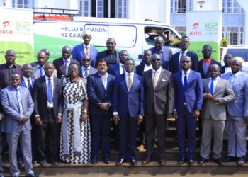 Manoj Murali, Managing Director, Airtel Uganda (5th L), Owek. Charles Peter Mayiga (C) , The Katikkiro of Buganda, Owek Robert Waggwa Nsibirwa (2nd R), 2nd Deputy Katikkiro and Minister For Finance, Arthur Mawanda (4th R), Managing Director Airtel-k2 Telcom together with representatives from the Masazas in Buganda and Airtel Staff at the partnership announcement between Airtel Uganda and K2 Telcom to enhance the network services with the aim  of boosting customers’ experience and expanding the reach of the partnership.