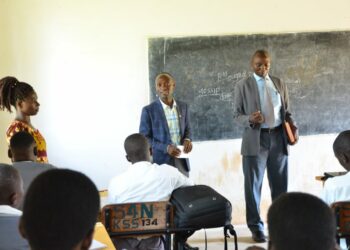 Hoima East DRCC inspecting government schools on Monday