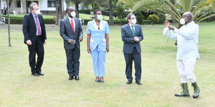 President Yoweri Museveni meets Cuban delegation