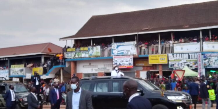 President Yoweri Museveni addressing people of Kabale