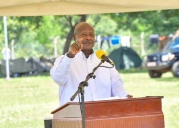 President Museveni addressing Langi and Acholi leaders during a meeting at Baralege in Otuke district on Saturday June 11. PPU Photo