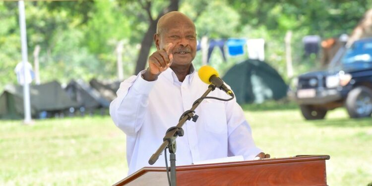 President Museveni addressing Langi and Acholi leaders during a meeting at Baralege in Otuke district on Saturday June 11. PPU Photo
