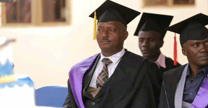 Pastor Bugingo during KINTU graduation ceremony