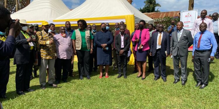 Minister Babalanda in a group photo with Kampala city stakeholders