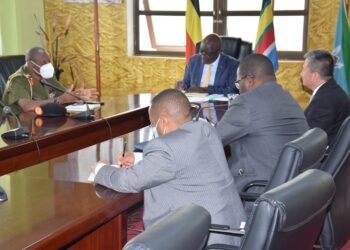 CDF-Gen-Wilson-Mbadi-addressing-a-UN-delegation-in-Mbuya