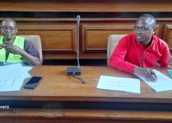 Jinja City Mayor, Alton Kasolo (red shirt)