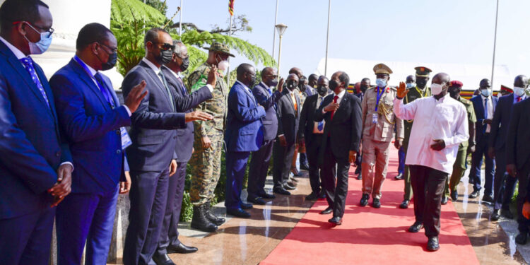 Somali President Hassan Sheikh Mohamud recieved by President Museveni in Uganda for a State Visit - Entebbe SH - 8th Aug 2022 - 09