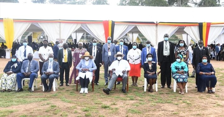 President Yoweri Museveni with Education Minister Janet Museveni in a group photo with Head Teachers