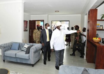 President Yoweri Museveni with the guidance of National Social Security Fund (NSSF) Managing Director and Chief Executive Officer Richard Patrick Byarugaba inspecting one of the houses at the Estate during the commissioning of the NSSF housing project in Sabababo Makindye , Ndejje Division Wakiso District on 8th September 2022. Photo by PPU/ Tony Rujuta.