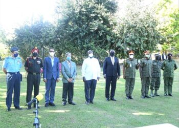 President Yoweri Museveni in a group photo with the Indian delegation