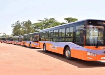 Tondeka Metro buses