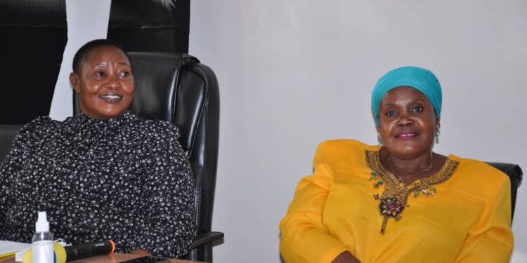 Minister Babalanda with the Third Deputy Prime Minister Rukia Nakadama during the meeting