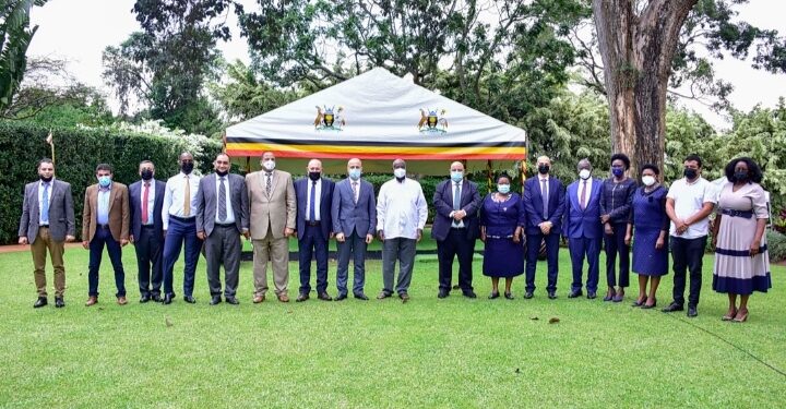 President Yoweri Museveni in a group photo with the Arab Investors