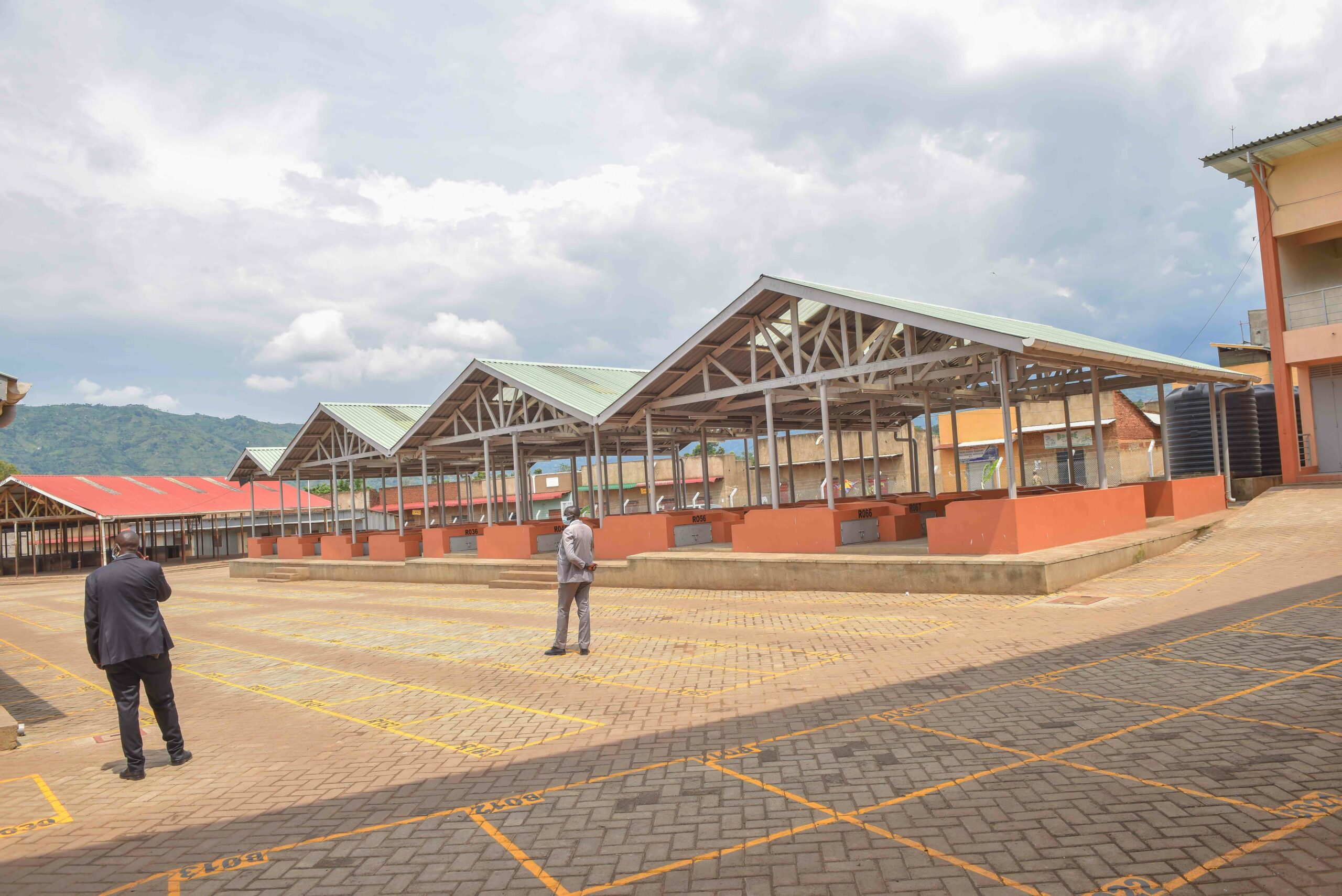 “The country is now open, go back to business”, says President Museveni as he commissions Mpondwe One Stop Border Post “The country is now open, go back to business”, says President Museveni as he commissions Mpondwe One Stop Border Post