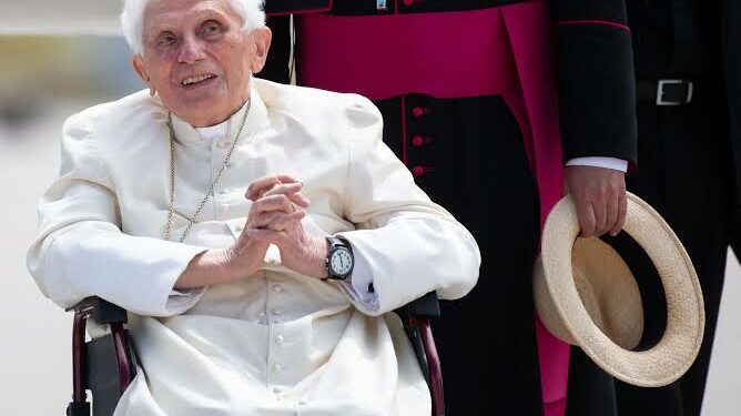 Pops Emeritus Benedict XVI