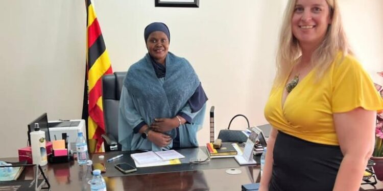 Third Deputy Prime Minister Rukia Nakadama and American Investor Lisa Stark Hughes