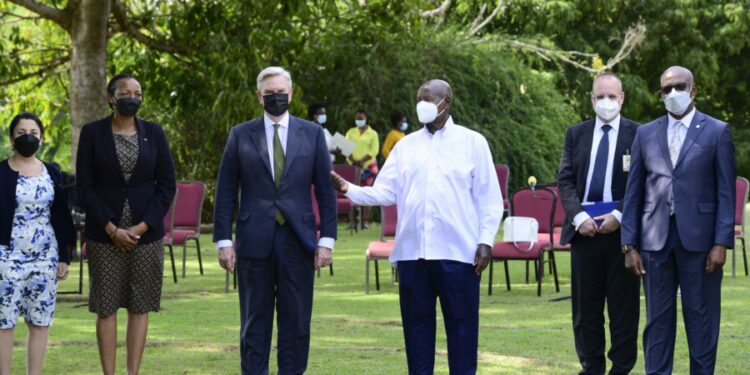 CITIBANK team led by CEO David Livingstone meeting Museveni at State House , Entebbe