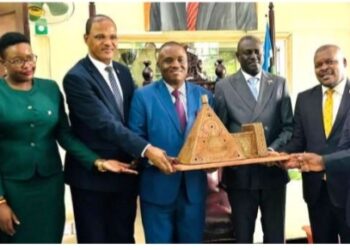 The Lord Mayor His Worship Haji Erias Lukwago (Centre) receives a gift of a memento of the
Sudanese Pyramid from H.E. Ahmed Osman Mohamed Ahmed the Governor of Khartoum State 
(Second Right), flanked left by H.E. Ambassador Ahmed Ibrahim Awadelseed. On the extreme is
Her Worship Doreen Nyanjura (Left) and H.E. Ambassador Dr. Rashid Ssemuddu (Right).